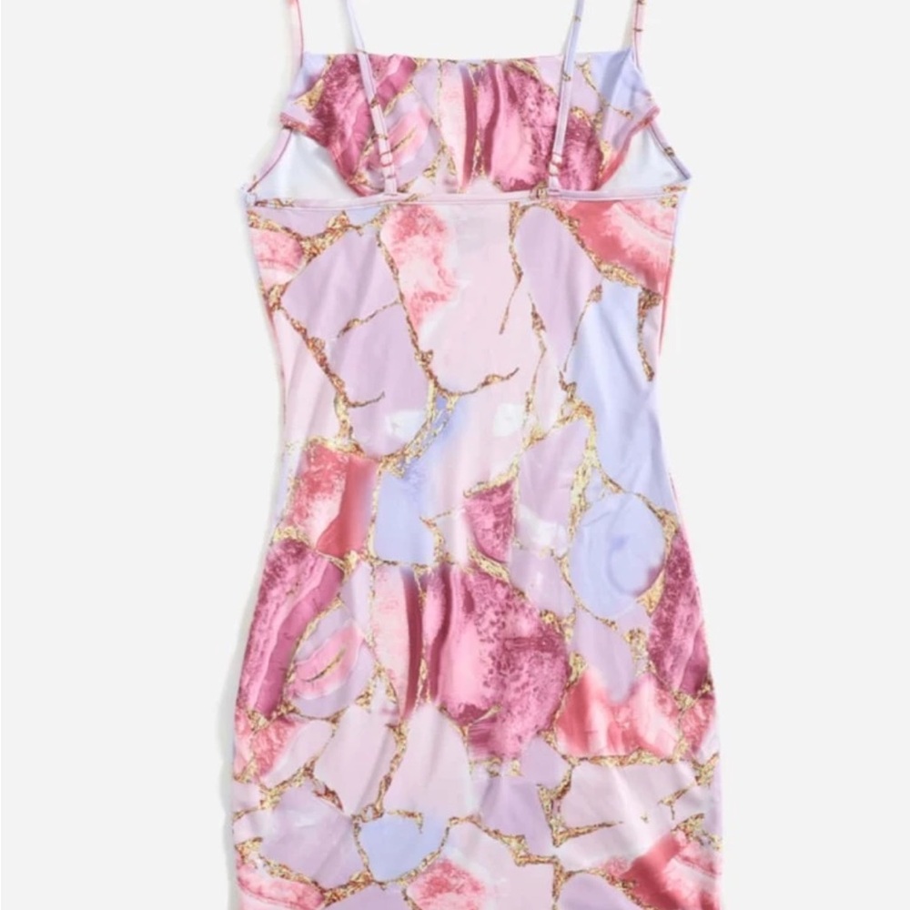 Dresses - Picture 4 of 7